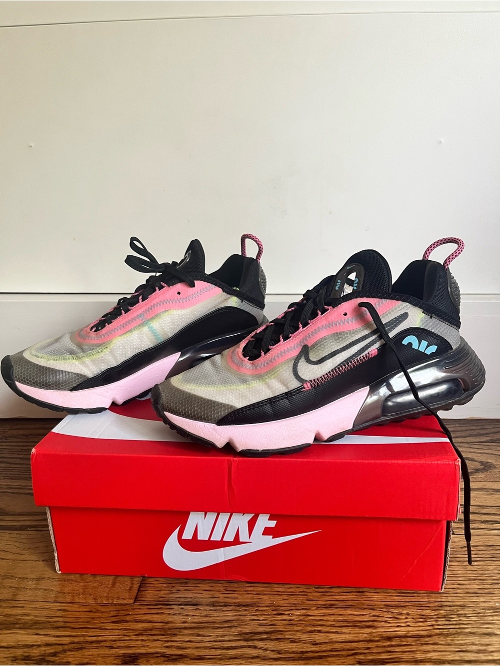 Nike air max 2090s in a vibrant neon colour way. W 7.5